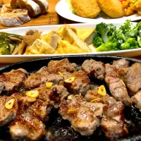 今夜はガッツリ牛ヒレ肉ステーキ　生揚げとピーマンの煮物　ブロッコリーサラダ　etc|じゅんさんさん