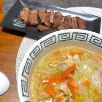 煮込みラーメン、牛タン|kaaaaaさん