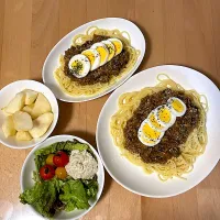 ミートソースパスタ　サラダ　ラフランス|そのみさん