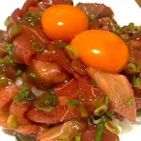 マグロ漬け丼🍣酢飯で😊海苔に包んで食べました😊😊😊😊😊|サチ😊さん