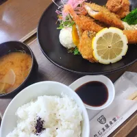 季節のフライ定食です✨久しぶりの外食😊