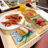 Assorted sashimi and sushi|skyblueさん