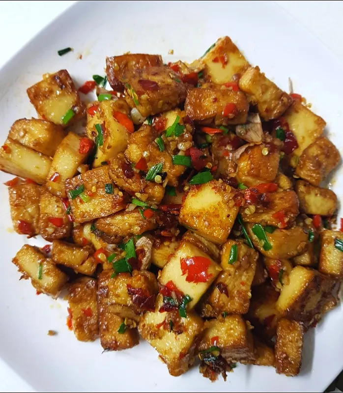 stir fry spicy fish tofu🌶🧄|patlovestocookさん