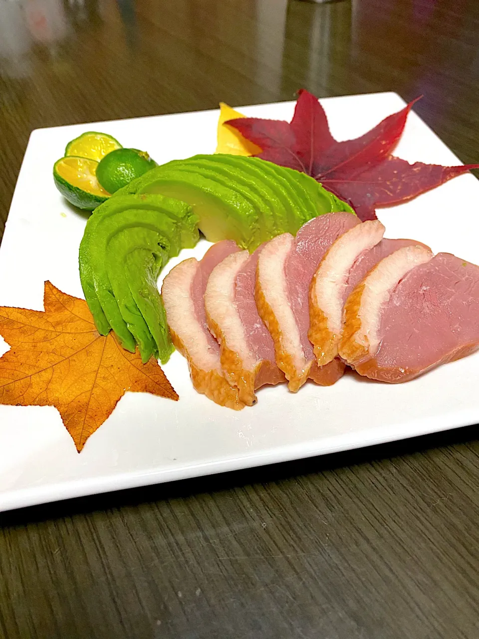 今日のアテ　今朝のランニングで見つけた落ち葉🍁|Kiyomiさん