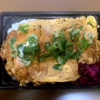 近鉄H かつヰ だし薫る国産豚かつ丼|ばーさんさん