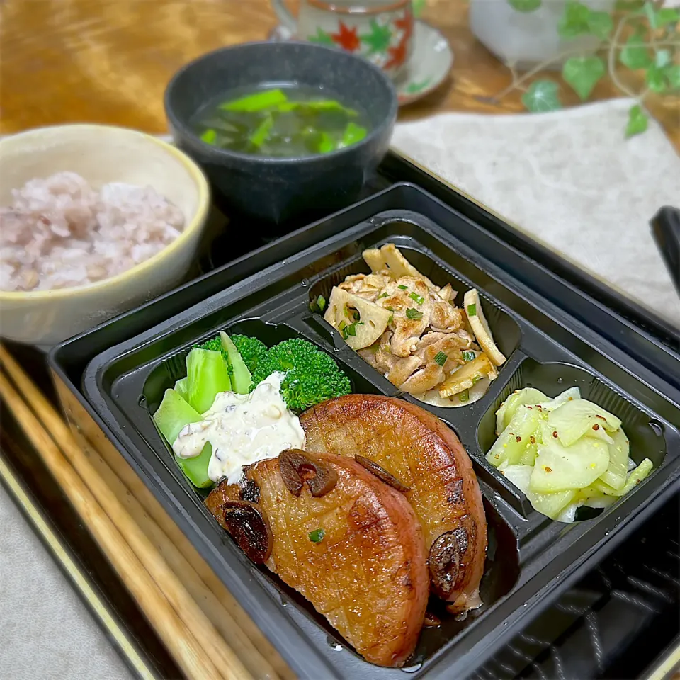 赤大根ステーキ弁当|くまちゃんさん