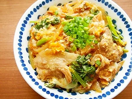 京たまご8836さんの豚こま・小松菜のふんわり卵丼♪ #楽天レシピ|楽天レシピさん