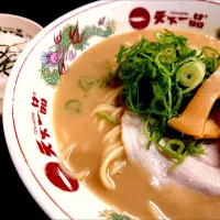 【1985年創業】 
中華そば専門店 天下一品 池尻店
ラーメンこってり（940円） 
＋明太子ごはん (日替わりごはん
セット、200円)
＋にんにく薬味 (無料)
＠池尻大橋分
24282 (304,895)