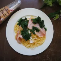 ブリーチーズとケールのパスタ