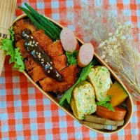 今日のわっぱご飯

ささみカツ弁当
　鶏ササミのカツ
　だし巻き玉子
　季節野菜の煮物

美味しくできました✨|ふかふかごはんさん