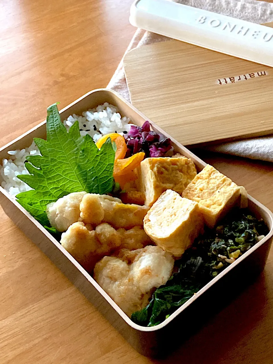 ⚫︎鶏天　⚫︎たまご焼き　⚫︎豚肉と大根葉ご飯のお供　⚫︎葉玉ねぎ甘辛|sacchiさん