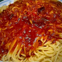 急にスパゲティが食べたくなって麺3人前茹でた麺喰い女 ナスのミートソースがあったけど少ない💦具材は増量する物がない！酒、オリゴ糖、コンソメ、ケチャップで味を整えながら増量 3人前5分で完食の麺喰い女😋|🐈⸒⸒⸒⸒つるのダンス🐈🐾さん