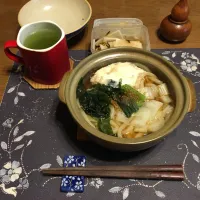 鍋焼きうどん、大根と塩昆布と削り節の和物、熱い日本茶(昼飯)|enarinさん