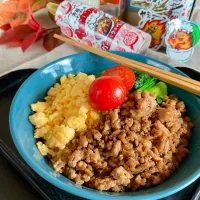 yummy de ガーリック香る☆三色そぼろ丼|スイーツポテトさん