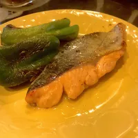 秋シャケ🐟🍂のムニエル😋|アライさんさん