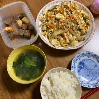 夜　炒豆腐､法蓮草味噌汁|みちくんさん