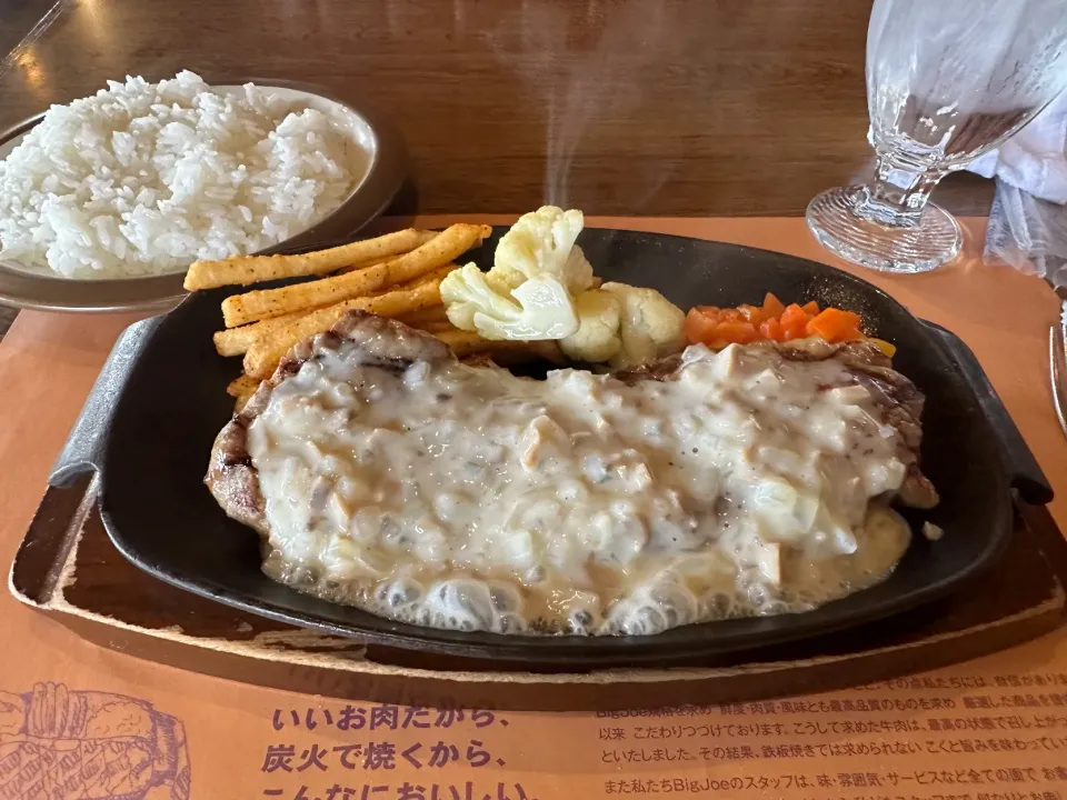 ビーフステーキ クリーミーマッシュルームソース & 白菜とベーコンのスープ🥩|buhizouさん