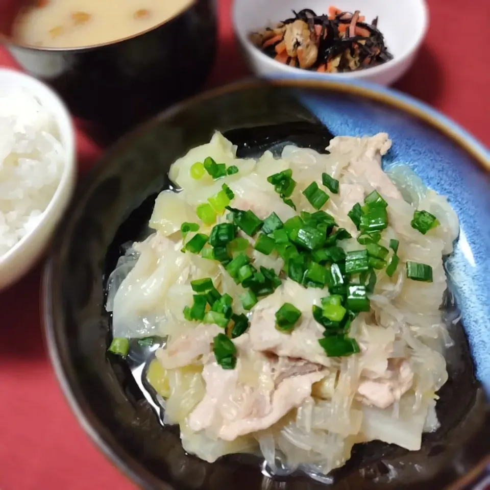 豚肉とキャベツの春雨煮|万葉さん