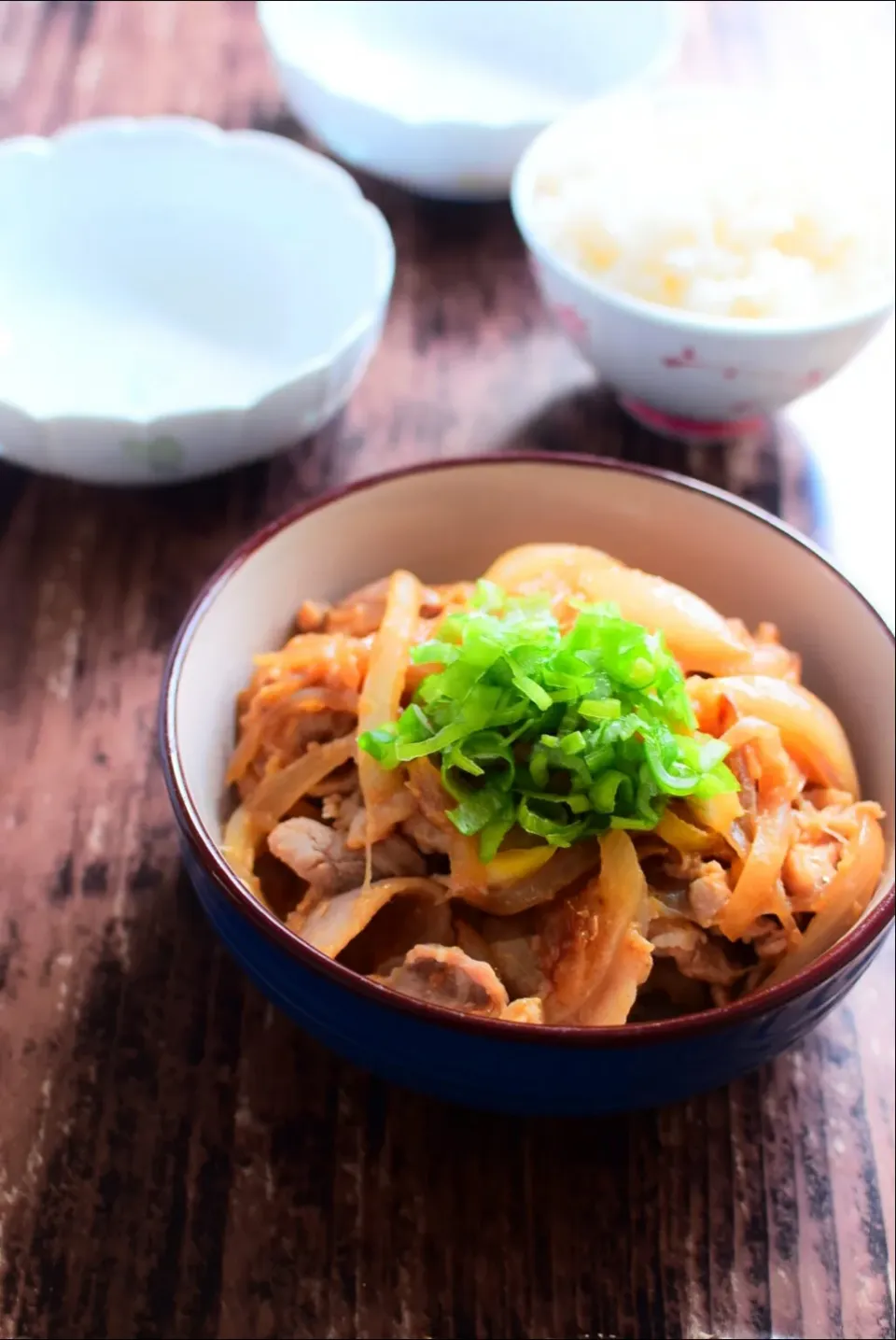 玉ねぎたっぷり！豚バラ味噌しょうが焼きのレシピ|アマイモノ・クウ蔵さん