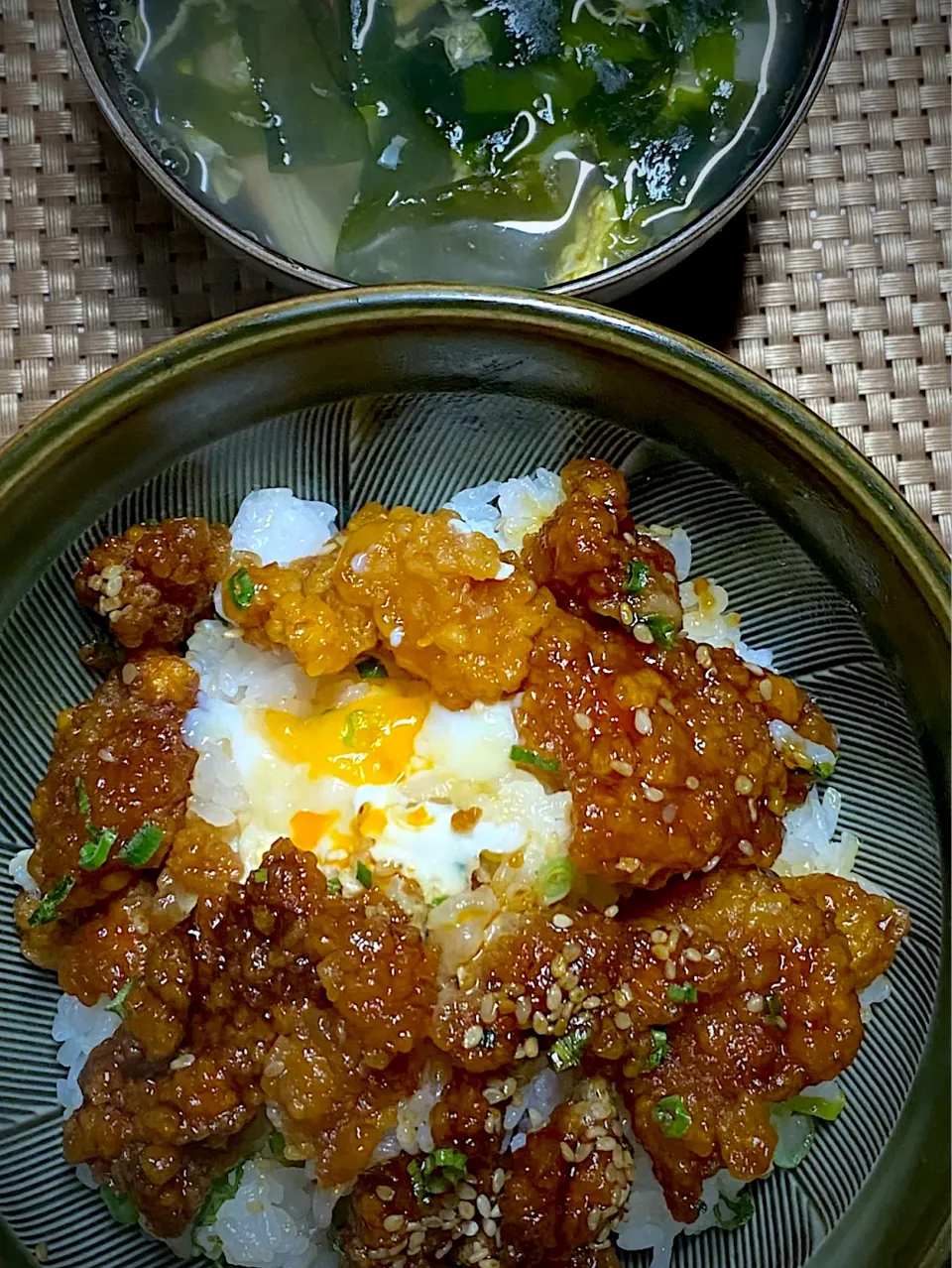 豚から丼|すくらんぶるえっぐさん