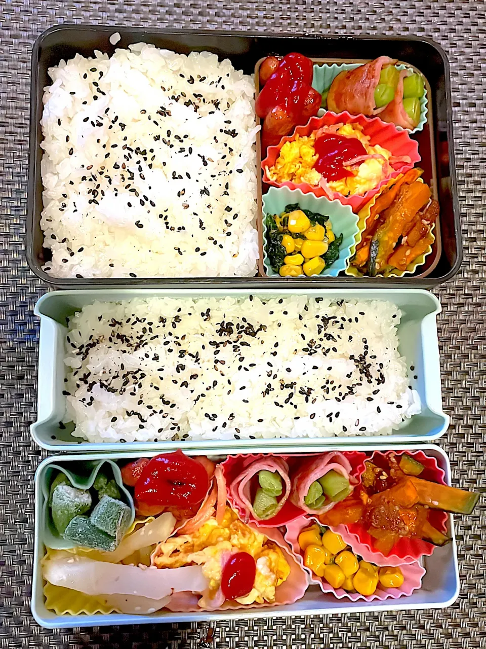 おっさん弁当　🎃　🌽　アスパラべー👅　ソーセージ　卵焼き　オクラ|ひげおやじさん