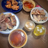 牛カルビ焼肉丼　焼き海苔　鶏唐揚げ　豆腐の胡麻スープ　冷茶|ch＊K*∀o(^^*)♪さん