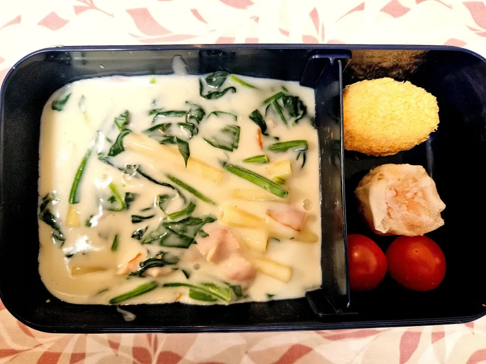 ほうれん草とベーコンのグラタン❤️旦那さんお弁当❤️|かおるcitronさん