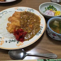 カツカレー・サラダ・ワンタンスープ🌺|chiyukiさん