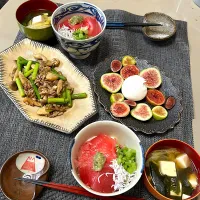 まぐろ山かけ丼、ニンニクの芽と豚肉炒め，　　無花果ブッラータ、お味噌汁|kekekeさん