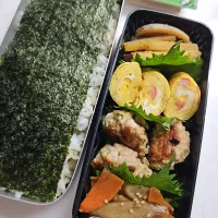 ☆高校生弁当☆もち麦入り海苔オカカごはん、根菜金平、カニカマ卵焼き、シソ団子、金平牛蒡、キリスティック| ｼｮｺﾗさん