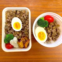 野菜と肉のそぼろご飯弁当|みたらしさん