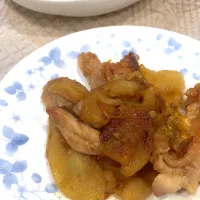 りんごと鶏肉のソテー🍎|うーくーちゃんさん