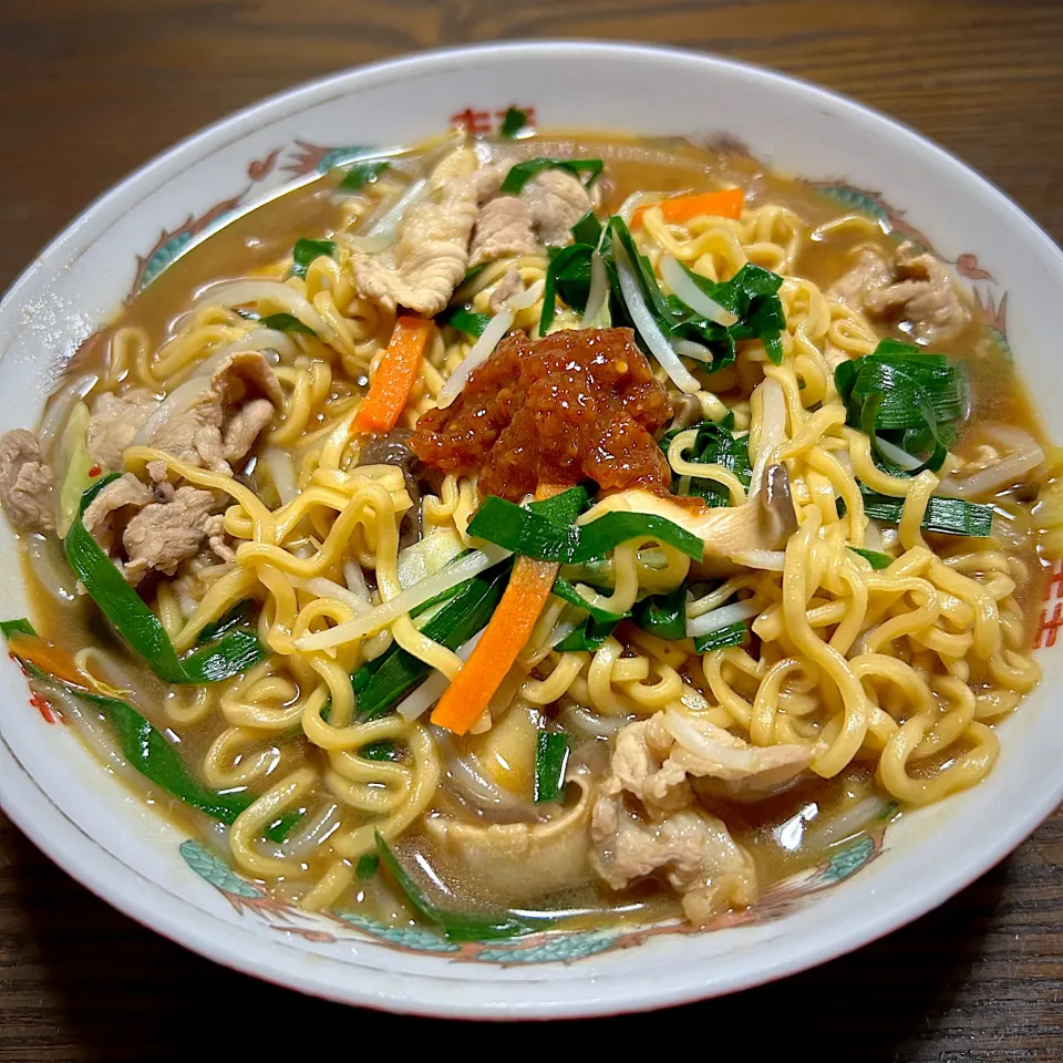 味噌ラーメン^_^自家製ニンニク味噌トッピング^_^別名ヤバ味噌^_^|きよっさんさん