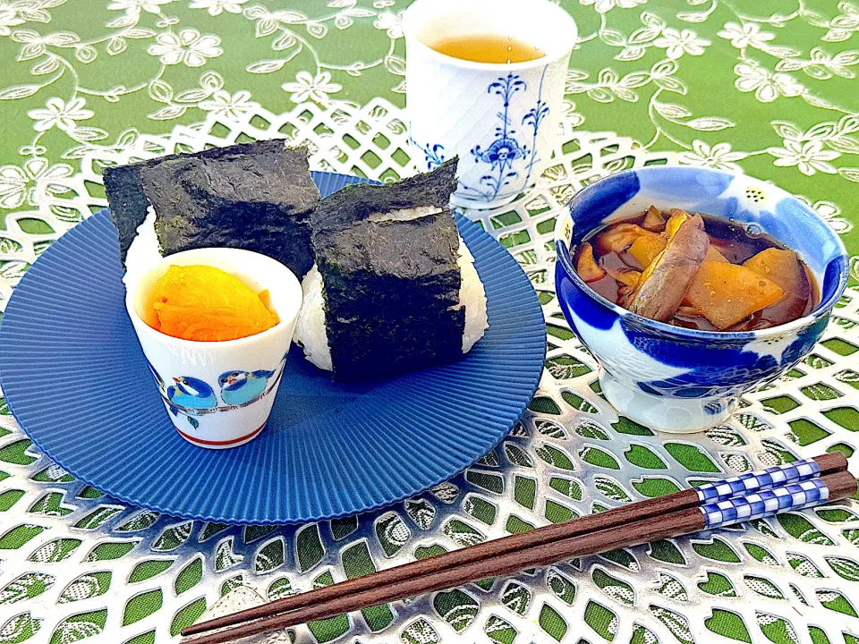 🍙にお味噌汁に🥕サラダのお昼ご飯|Seikoさん