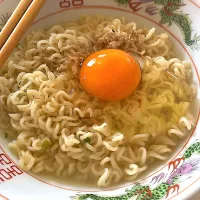 シンプル・サッポロ一番塩ラーメン♫wwwww