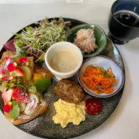 素敵な朝食🍞朝から幸せ✨️|てんのすけさん