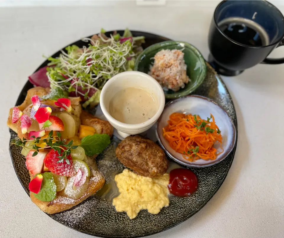 素敵な朝食🍞朝から幸せ✨️|てんのすけさん