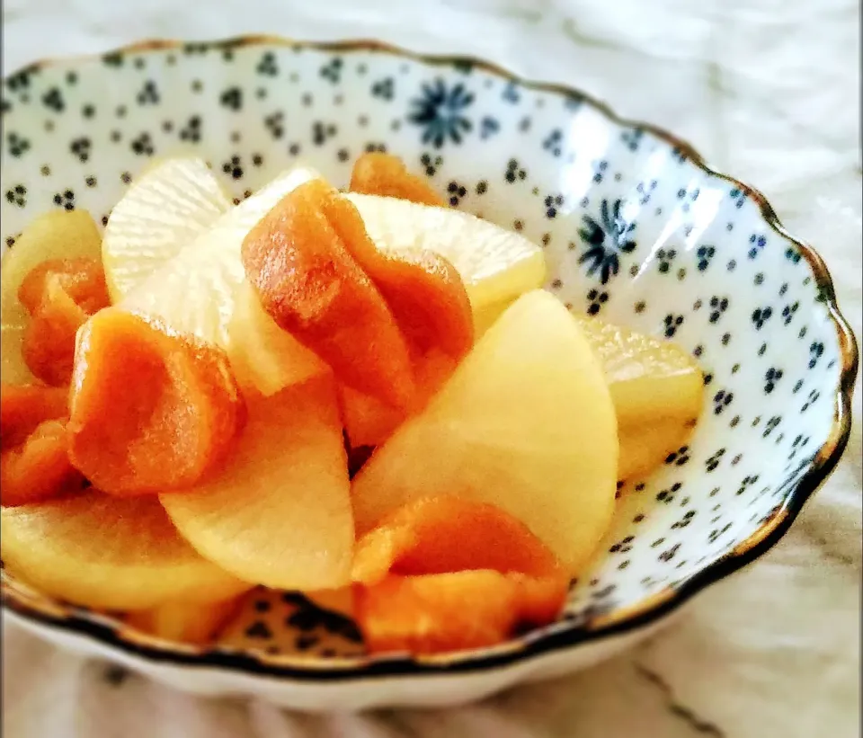 のもダン畑作👴大根と玉麩のこれうまつゆ煮(*˘︶˘*).｡.:*♡|のもさん(๑´ڡ`๑)さん