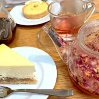 【café ロータス】アップルチーズケーキ＆ローズヒップハイビスカスティー】| ひよこさん