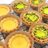 Egg tarts and pistachio egg tarts|wendy1013さん