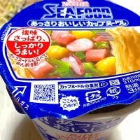 たまには食べたいカップラーメン（シーフード🦐、サラダ、ご飯|Ayaさん