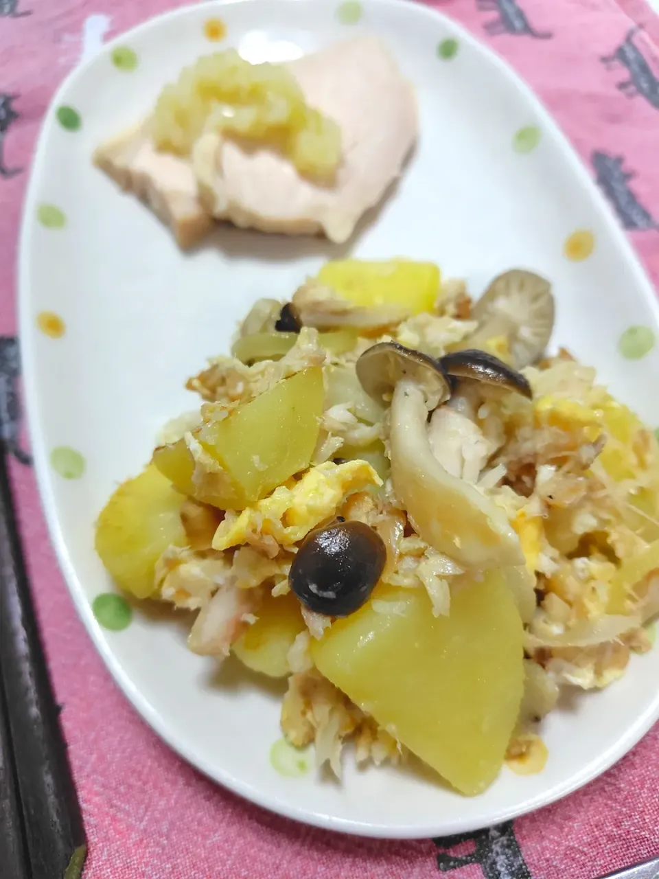 鯵の干物とじゃがいもと卵の炒めもの|藤さんちのごはんさん