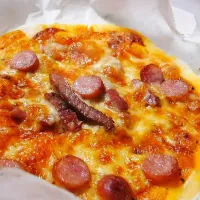 人生初✨米粉ピザ🍕端っこはカリカリ、真ん中はもっちり食感で美味しかったぁ～