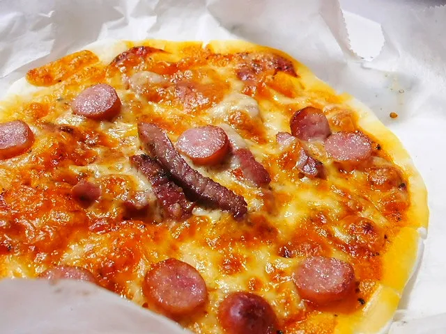 人生初✨米粉ピザ🍕端っこはカリカリ、真ん中はもっちり食感で美味しかったぁ～|深夜特急fさん