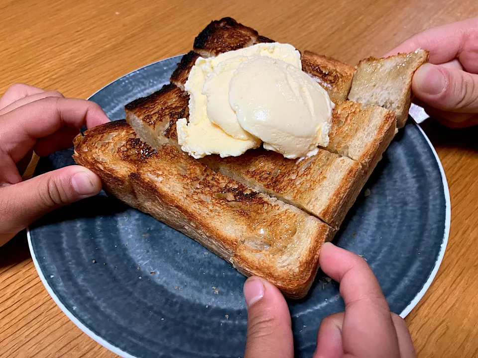 ＊焼き立てパンの蜂蜜バターアイス🍯🍨＊|＊抹茶＊さん