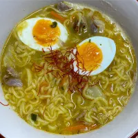 エスニックなラーメン🍜|すくらんぶるえっぐさん