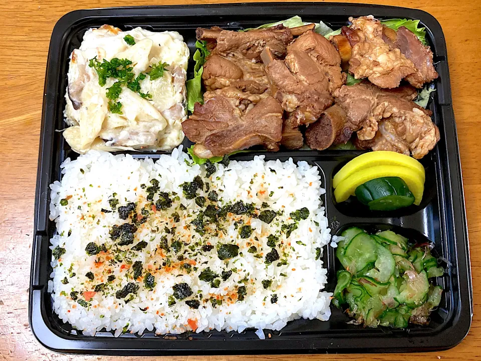 お弁当〜スペアリブ、マカロニグラタン♪|mugiさん