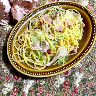 Snapdishの人気料理写真:ハムとキャベツと舞茸のパスタ🍁