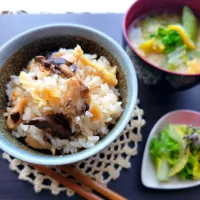 秋の炊き込みご飯　きのこ祭り　　　　　　　　　あっ　うまって　自画自賛に笑う|みるくここあさん