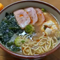 マルちゃん正麺🍜、豚骨醤油味❗️( ˊ̱˂˃ˋ̱ )✨|サソリさん